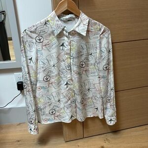Silk XS Alice + Olivia Passport Stace Willa placket travel themed shirt